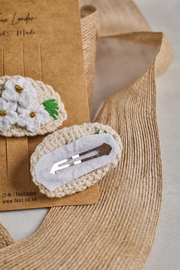 Wreath Cream Crochet Clips
