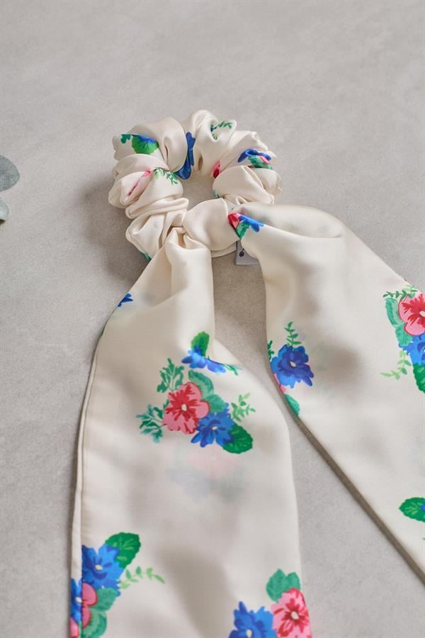 Tailed Garden Scrunchie