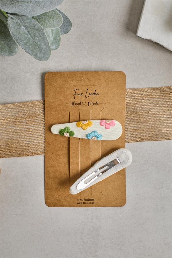 L Daisy Rainbow Embroidered Crochet Clips