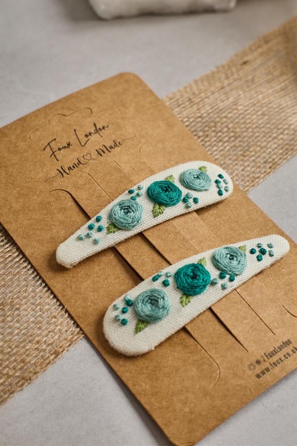 L Green Rococo Embroidered Crochet Clips