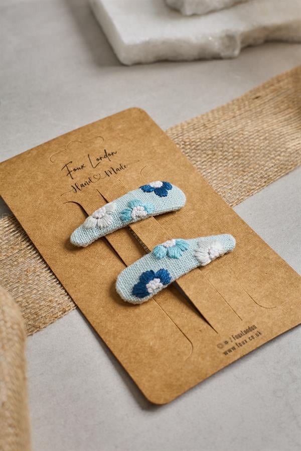 Daisy Blue Embroidered Crochet Clips