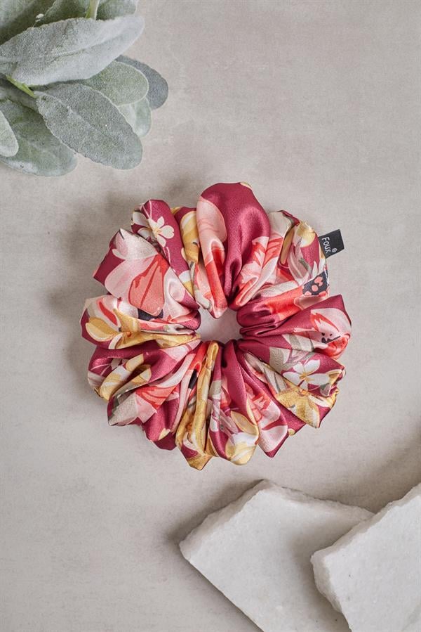 Royal Garden Plea Drawstring Scrunchie