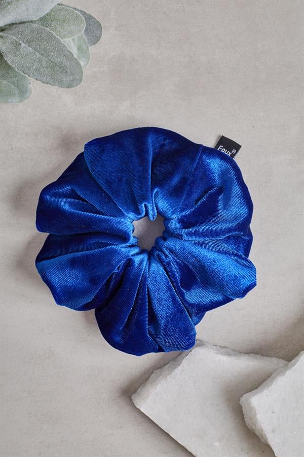 Saks Velvet Scrunchie