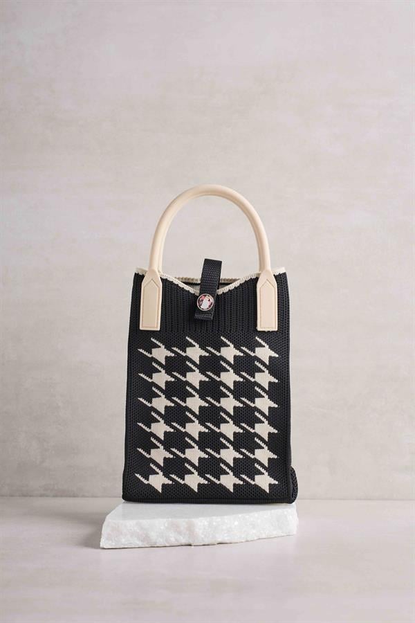 Black Crow's Foot Bag