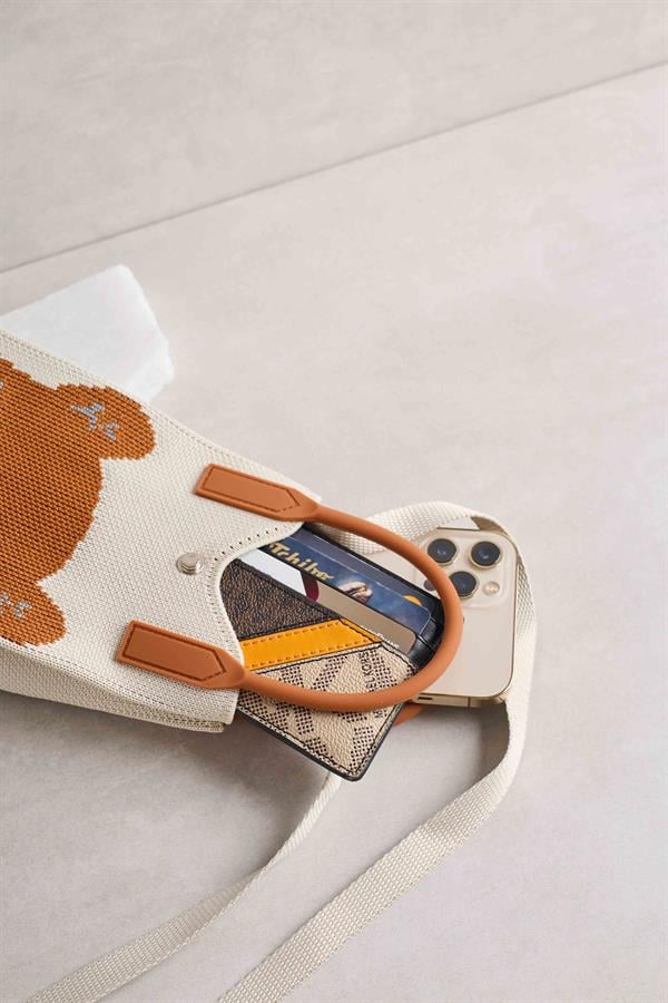 dy Bear Knitted Bag with Brown Handle